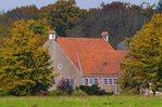 Hoeve de Schipborg gezien vanuit een zichtas.
<br/>
Paul Paris, 2010